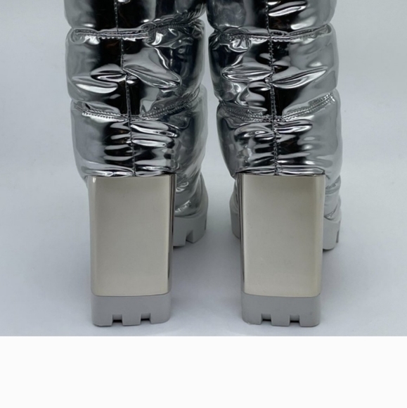 Christian Louboutin ORIONA quilted BOOTS still new - Picture 10 of 13